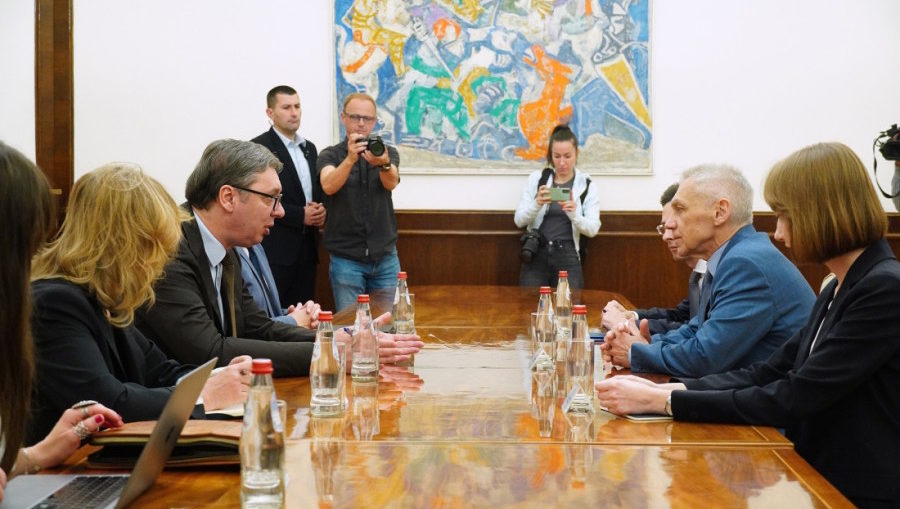 Президент Сербии Александр Вучич встретился с российским послом Александром Боцан-Харченко